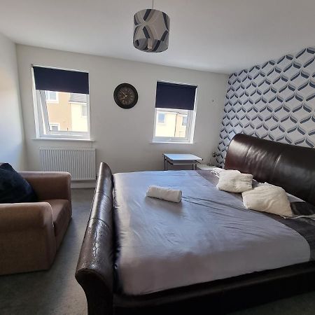 Superking Bedroom Close To The A30 Camborne Luaran gambar