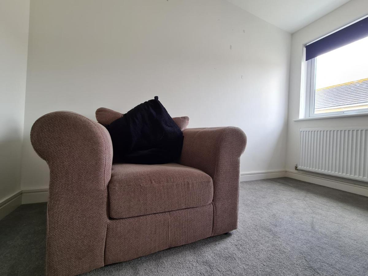 Superking Bedroom Close To The A30 Camborne Luaran gambar