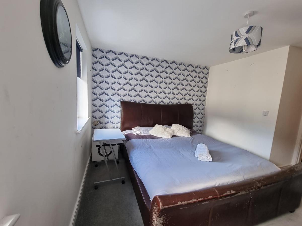 Superking Bedroom Close To The A30 Camborne Luaran gambar