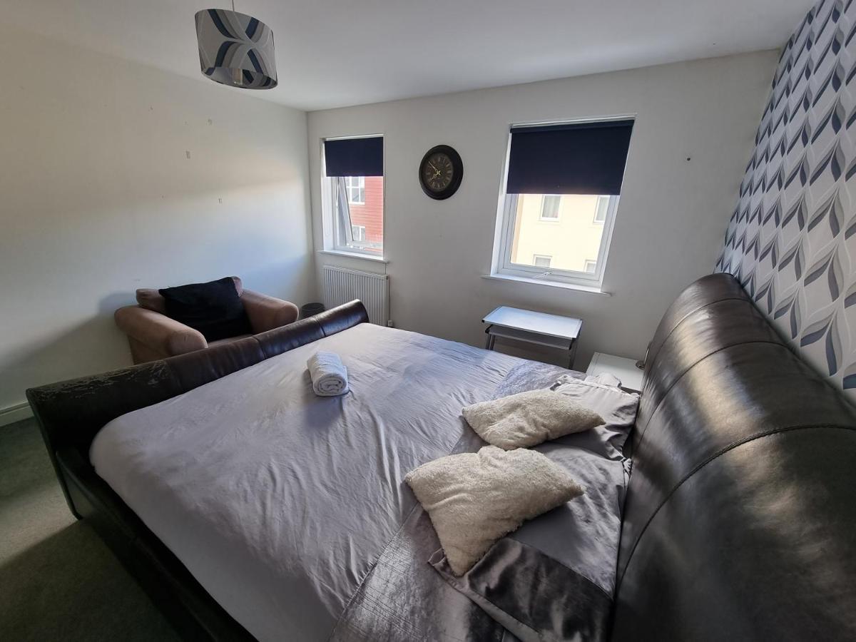 Superking Bedroom Close To The A30 Camborne Luaran gambar