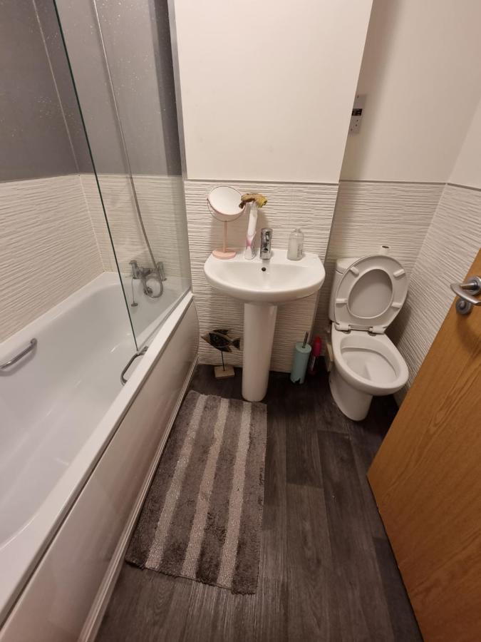 Superking Bedroom Close To The A30 Camborne Luaran gambar